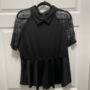XXL Peplum top with collar and lace sleeves